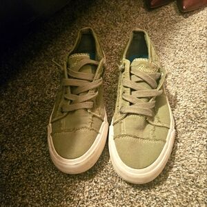 Size 7 Blowfish shoes